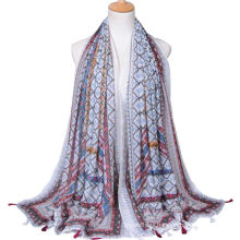 Hot selling fashion cashew printing plain voile tassel shawl scarf